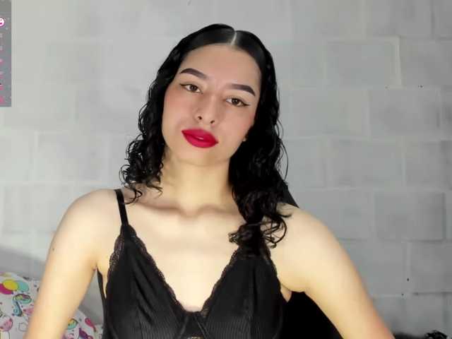 Zrzuty ekranu transmisji ScarlettBloom2