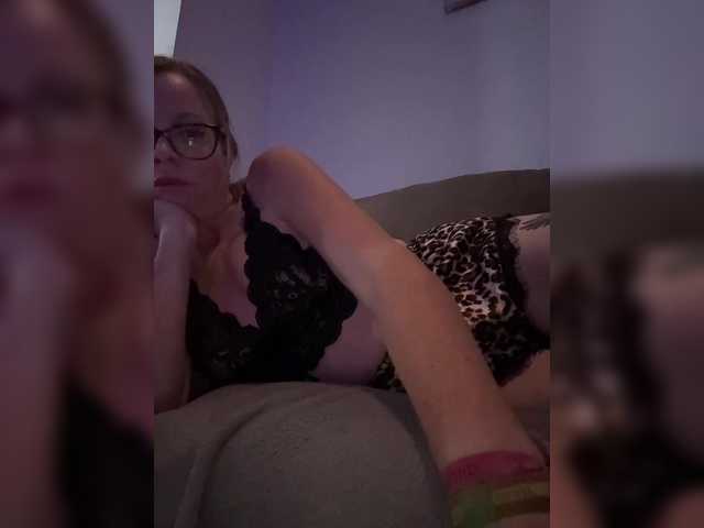 Zrzuty ekranu transmisji ScarlettRedRose