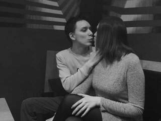 Erotyczny czat wideo Sex-Dealers