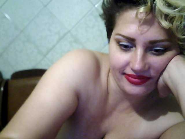 Zdjęcia Kroxa12 hello in full prv, deep anal hand in pussy, hand in ass, squirt, and your wish