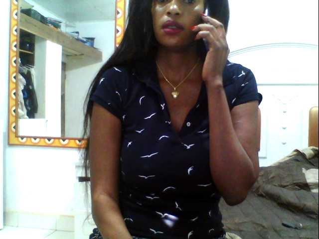 Zrzuty ekranu transmisji sexwildfire