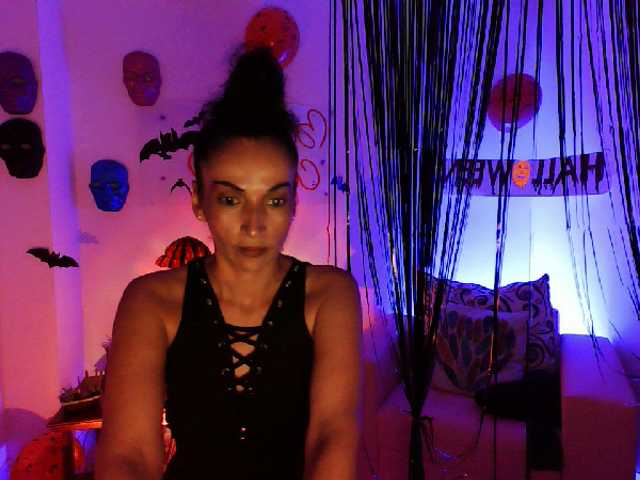 Zdjęcia sexy-mary420 tits out 99 94 / Halloween pre party! / Full naked on private