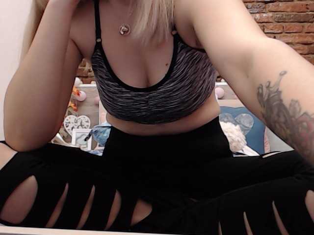 Zdjęcia Amanda_Marry SNAPCHAT 100 TOK !!!! 2 x lush and 1 x domi lets have fun and see me cuming :wink