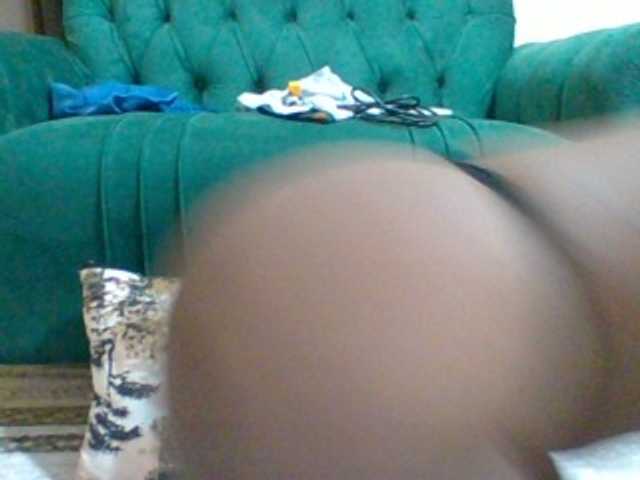 Zrzuty ekranu transmisji Sexyblackqueen