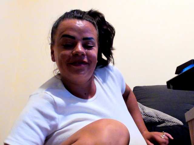 Zrzuty ekranu transmisji sexyhotboobsX