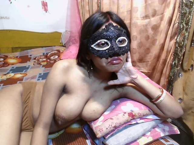 Zrzuty ekranu transmisji Sexyindianqueen