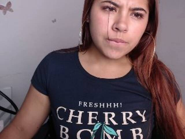 Zrzuty ekranu transmisji sexyteenlen