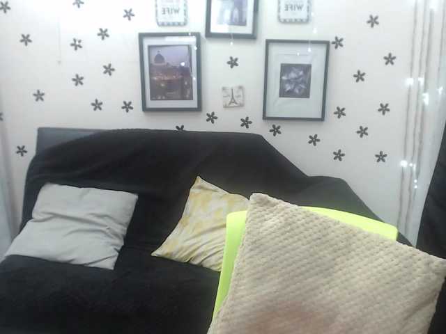 Zdjęcia ShantalGodiva Welcome to my room! LOVENSE ON.. make me wet please