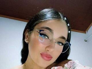 Erotyczny czat wideo Sharlot-Daft