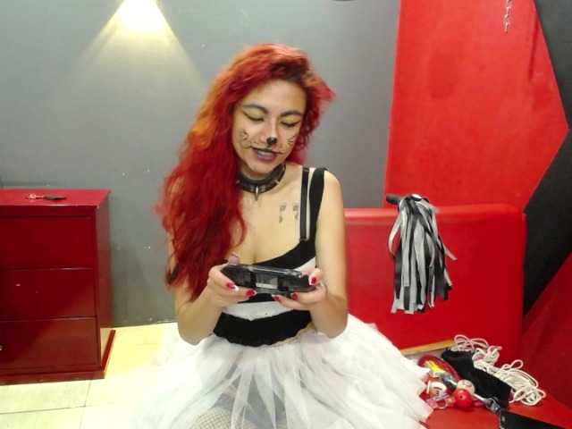 Zrzuty ekranu transmisji SharlotteDvs