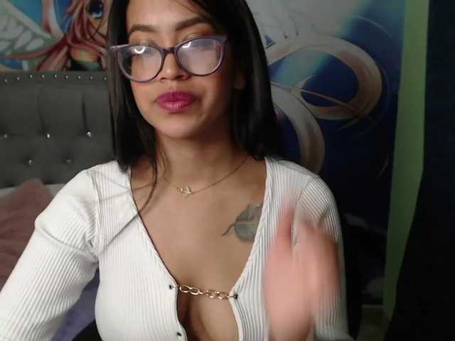 Zrzuty ekranu transmisji sharoncarolin