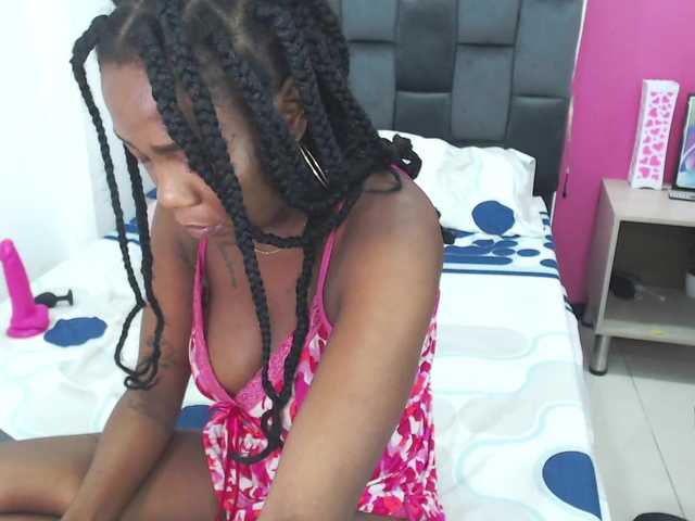 Zrzuty ekranu transmisji ShaylaSexx