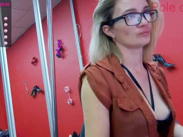 Zdjęcia Simonacam2cam I'm glad to welcome you dear! The best compliment from you is tokens) I will also pamper you with naked tits for 100 tons, ass-50, legs-30. I will turn on your camera for 40 tons, I will play pranks in private or in a group and show you what it is buzz