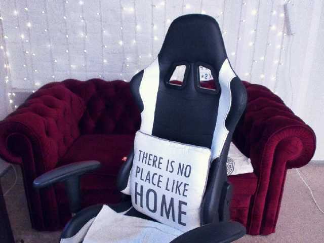 Zrzuty ekranu transmisji AnasteishaLux