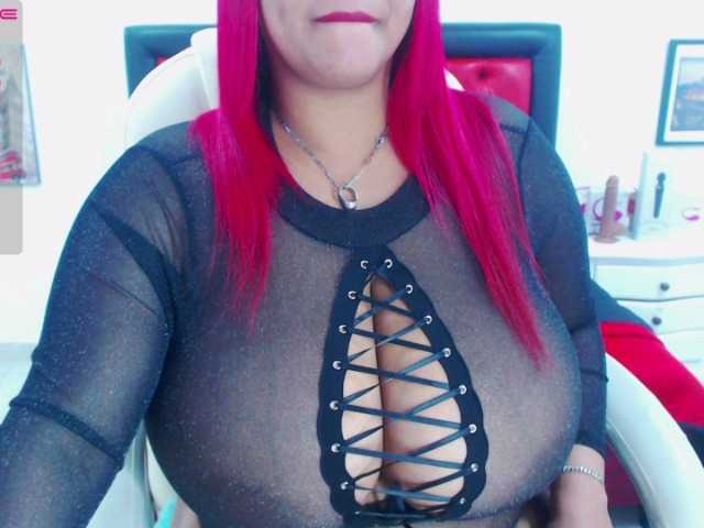 Zrzuty ekranu transmisji Siren-boobs
