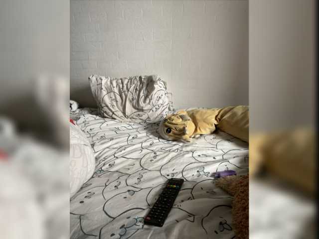 Zrzuty ekranu transmisji SissyJoke