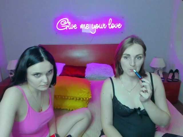 Zrzuty ekranu transmisji SixNipples
