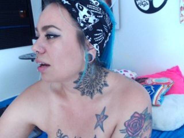 Zrzuty ekranu transmisji skyviolet