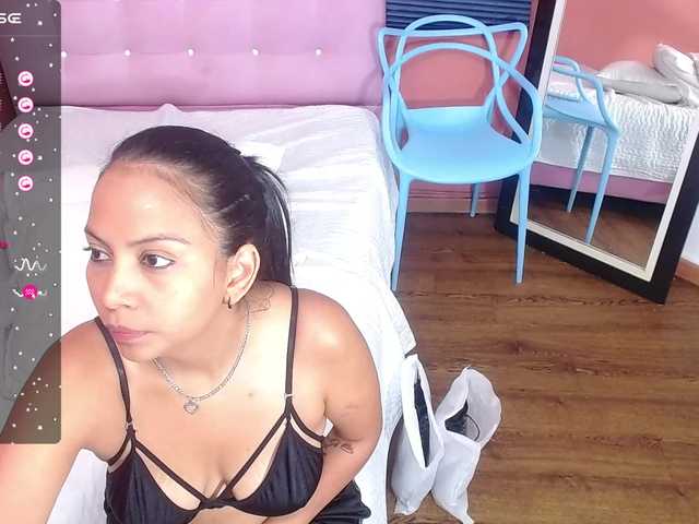 Zrzuty ekranu transmisji sluttywife