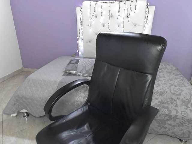 Zrzuty ekranu transmisji Sofia-ramirez