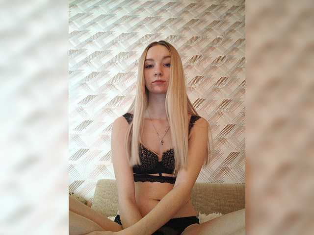 Zdjęcia sofia06030 My name is Sofia and i am new girl here , lets play with , dont forget to subscribe and put love)♥️ Saving up for Lovense)