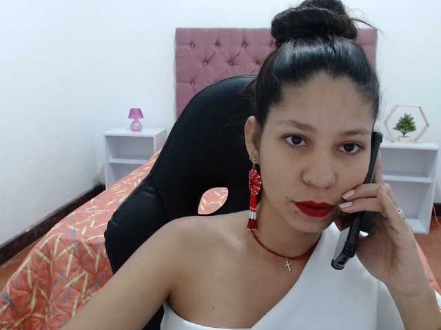 Zrzuty ekranu transmisji Sofiaa-ortiz