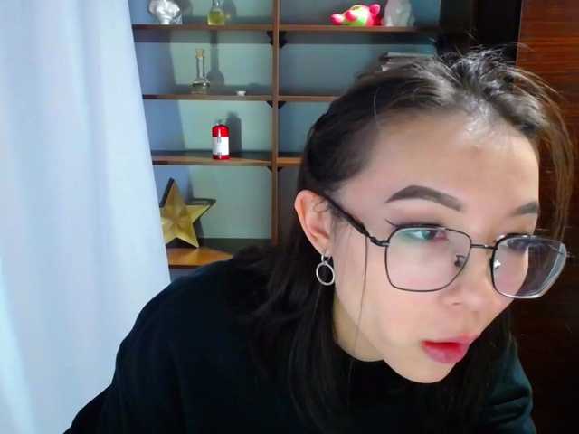 Zrzuty ekranu transmisji CozyWithMe