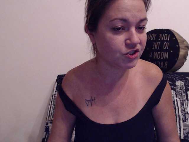 Zrzuty ekranu transmisji Softhottmilf