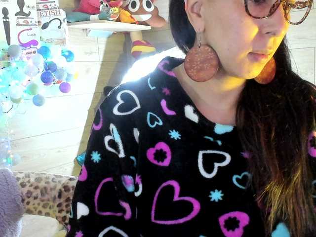 Zrzuty ekranu transmisji sofy_dirtyHot