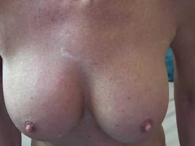 Zdjęcia SonjaKovach #new #bigboobs #mature #milf #ladies suck my wood-dildo (home made) lets cum with me if you can HIT my GOAL 656