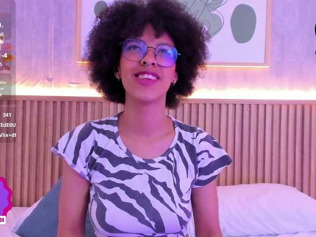 Zrzuty ekranu transmisji sophie-rojas