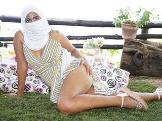 Erotyczny czat wideo Souzan-halabi