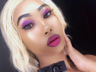 Erotyczny czat wideo SQUIRTebonyQUEEN