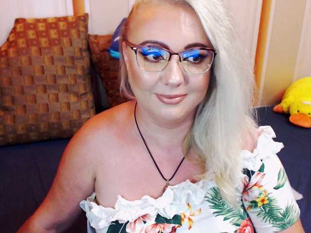 Zdjęcia SquirtinLeona Hello.I love to make my LUSH BUZZ. Mmmm, as much as you tip me, as much as you get me horny. I adore to squirt and smoke and cum again&again
