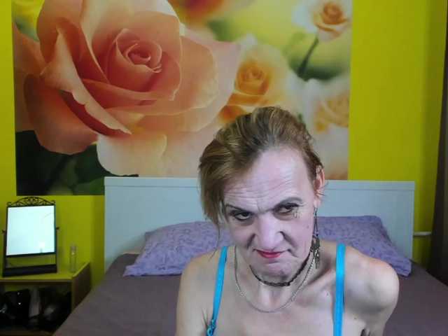 Zrzuty ekranu transmisji SqurtyLally69