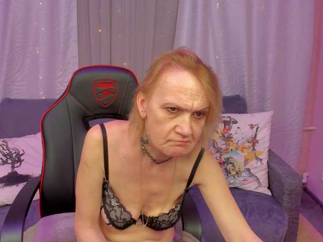 Zrzuty ekranu transmisji SqurtyLally69