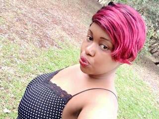 Erotyczny czat wideo Stacymuthoni