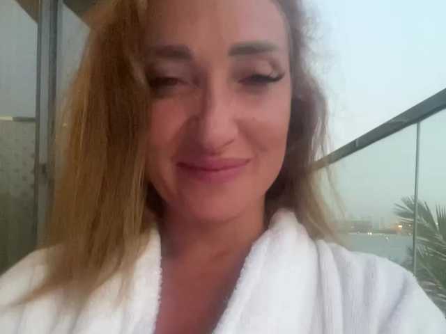 Zrzuty ekranu transmisji Miss_Stella