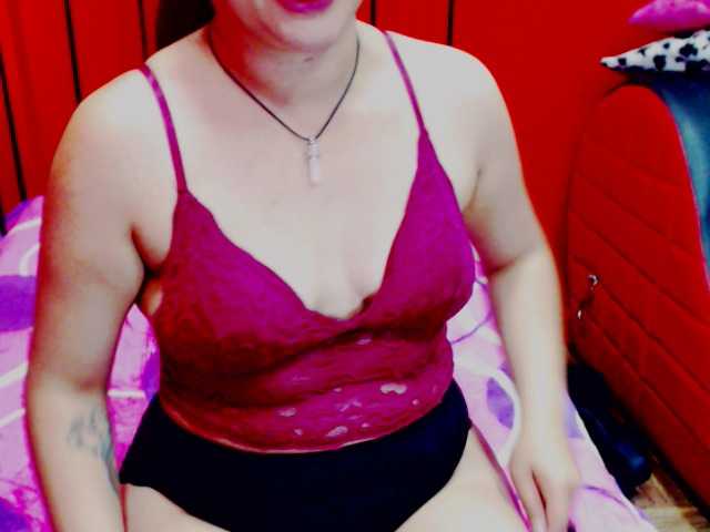 Zdjęcia Stephanyhot1 welcome to my room, I'm Stephany, add me to your favorites list and let's have pleasant orgasms ♥♥♥Would you like to experiment with the prohibited? Let's go private and find out