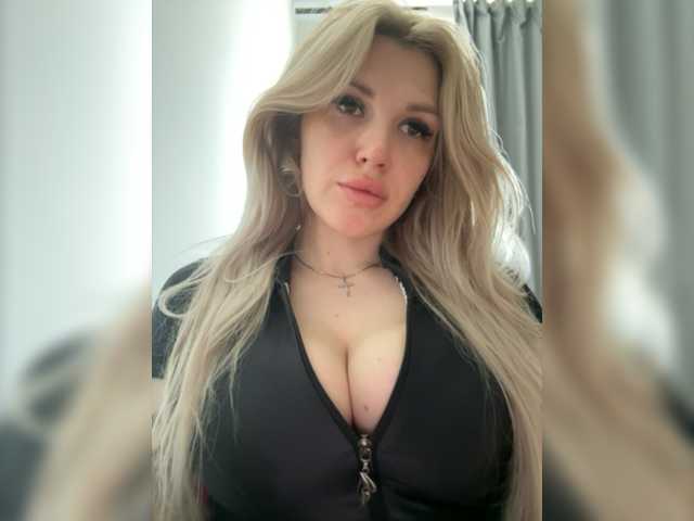 Zrzuty ekranu transmisji CyberWhore111