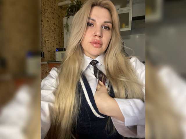 Zrzuty ekranu transmisji CyberWhore111