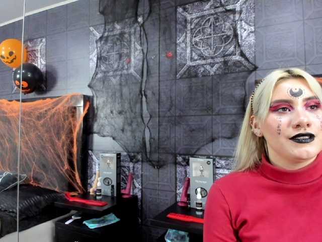 Zrzuty ekranu transmisji SullyLove