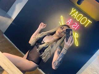 Erotyczny czat wideo SunnyWayne