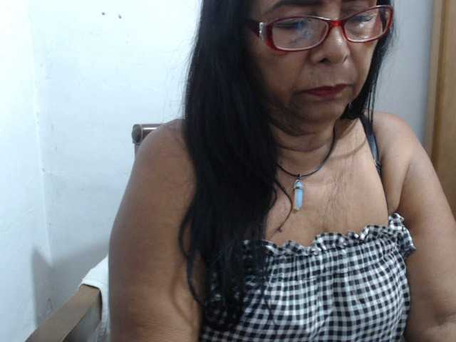 Zrzuty ekranu transmisji superMILF42