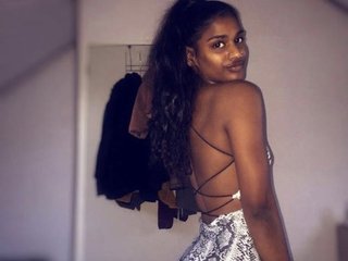 Erotyczny czat wideo surayaNdia