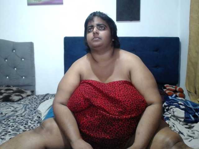 Zdjęcia SusanaEshwar #bigboobs #hairy #cum #smoke #pregnant 2000