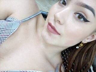 Erotyczny czat wideo sweethangely