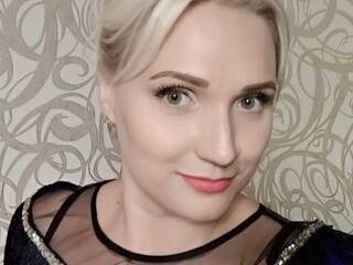 Erotyczny czat wideo SweetRedDeva