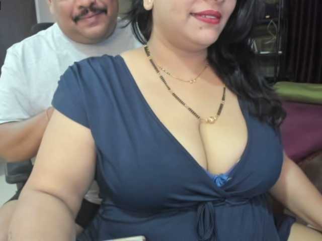 Zdjęcia tarivishu23 #bigboobs #bigass #indian #couple #milf #glasses #tatoo #bbw #housewife #hindi #bbw #curvy #desi