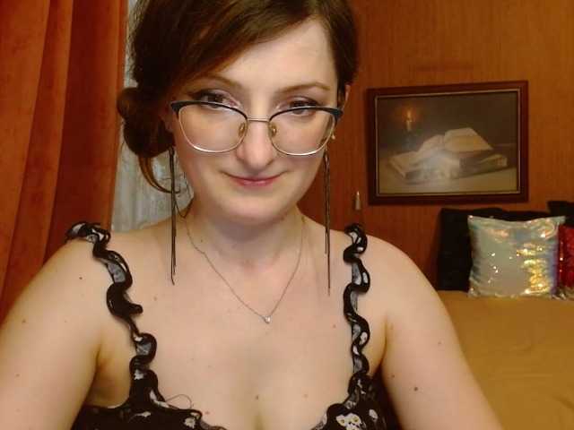 Zdjęcia tastyAriel Sweet and yet dang naughty ;) #innocentface #sweet #petite #glasses #fetish #natural #domina #teaser #cfmn #joi #cei #cbt #sph